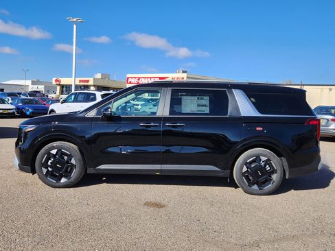 New 2026 Kia Carnival EX image 2