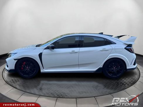 Used 2017 Honda Civic Type R image 2