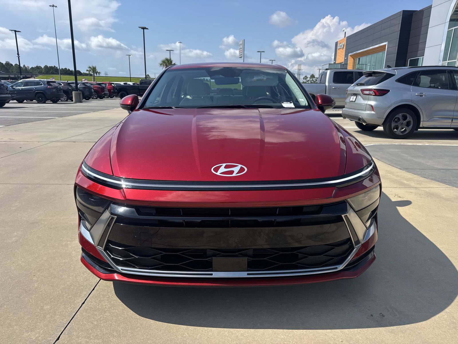 Used 2025 Hyundai Sonata SEL FWD image 2