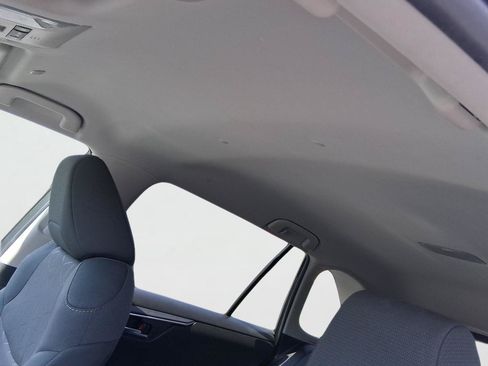 Used 2025 Toyota RAV4 XLE AWD/4WD image 12