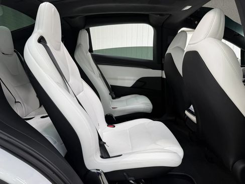 Used 2023 Tesla Model X Plaid AWD/4WD image 19