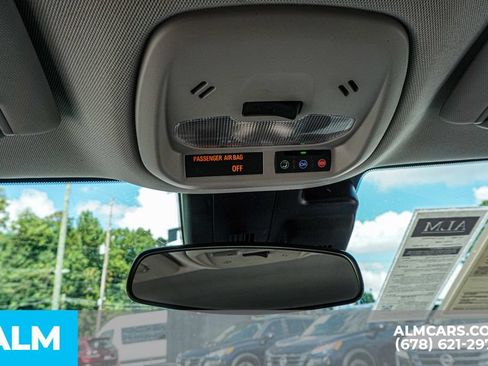 Used 2025 Chevrolet Trax LT FWD image 32