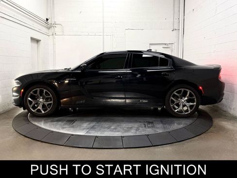 Used 2015 Dodge Charger SXT RWD image 6