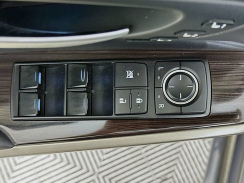 Used 2015 Lexus IS 250 RWD image 22