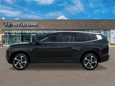 New 2026 Hyundai Ioniq 9 Calligraphy image 3