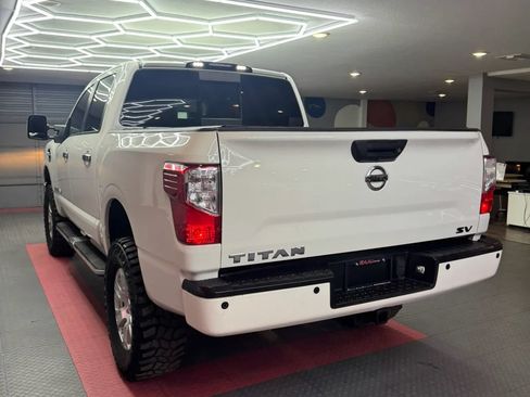Used 2017 Nissan Titan SV RWD image 6
