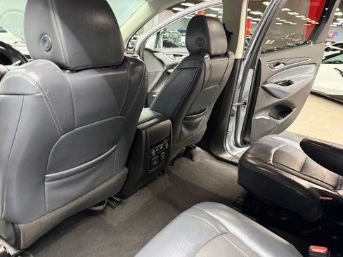 Used 2018 Buick Enclave Essence FWD image 38