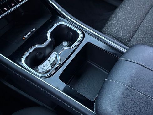 Used 2025 Chevrolet Traverse LT image 22