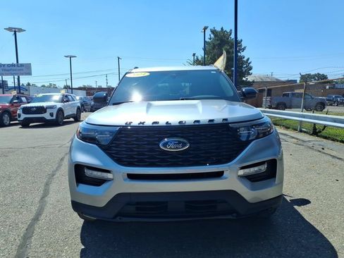 Certified 2024 Ford Explorer ST-Line w/ Class IV Trailer Tow Package AWD/4WD image 3
