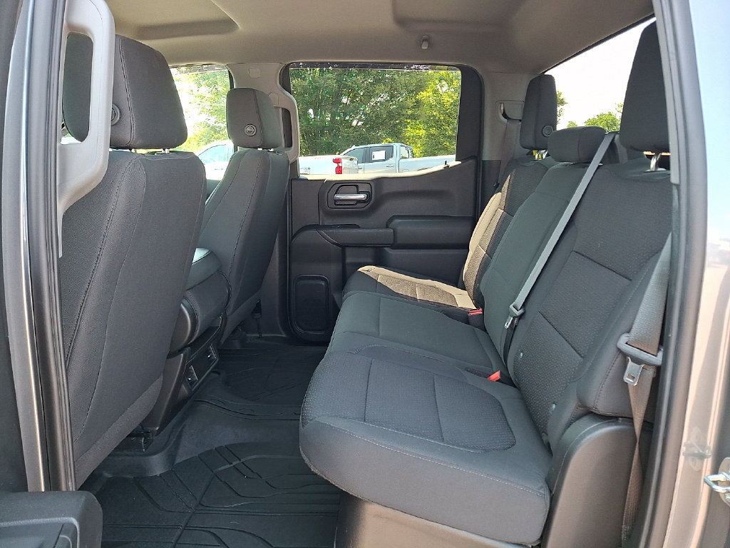 Used 2020 Chevrolet Silverado 1500 Custom w/ Custom Value Package AWD/4WD image 13