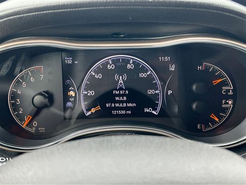 Used 2017 Jeep Grand Cherokee Overland w/ Jeep Active Safety Group image 32