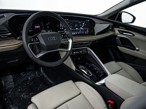 New 2025 Audi Q5 Premium Plus image 8