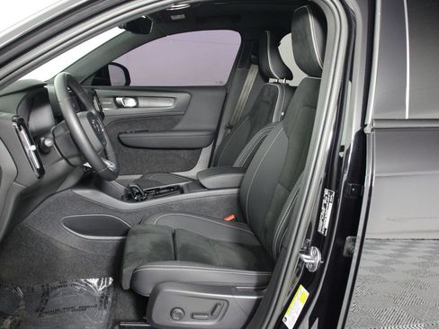 Certified 2023 Volvo XC40 Recharge Ultimate w/ Protection Package Premier AWD/4WD image 29