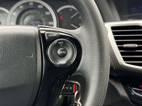 Used 2017 Honda Accord LX image 32