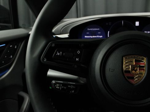 New 2026 Porsche Macan 4 Electric AWD/4WD image 25