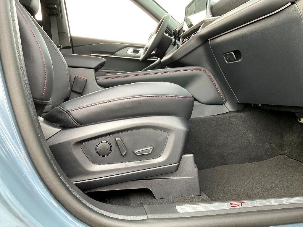 New 2027 Ford Explorer ST-Line w/ Premium Package AWD/4WD image 12