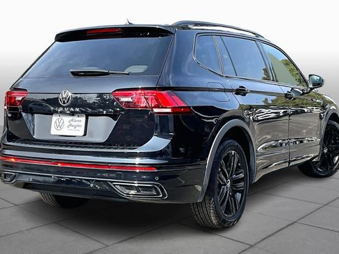 Certified 2022 Volkswagen Tiguan SE R-Line image 12