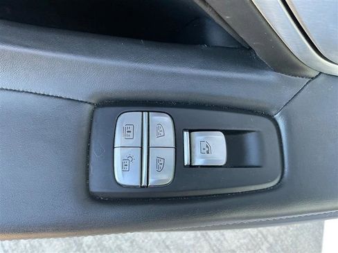 Used 2016 BMW 750i xDrive image 35