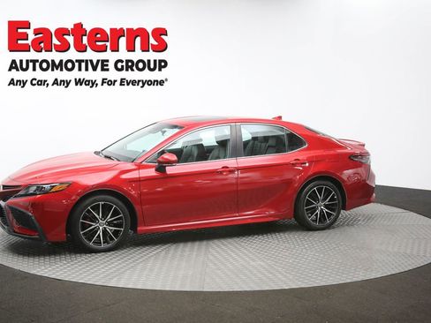 Used 2021 Toyota Camry SE w/ Cold Weather Package image 58