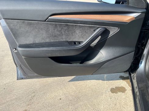 Used 2023 Tesla Model 3 Standard Range image 12