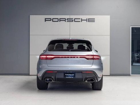 Certified 2026 Porsche Macan AWD/4WD image 6