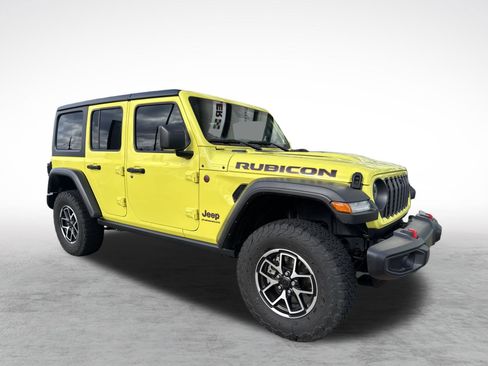 Used 2024 Jeep Wrangler Unlimited Rubicon w/ Technology Group image 8