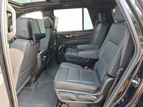 Used 2024 GMC Yukon Denali AWD/4WD image 9