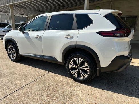 Used 2022 Nissan Rogue SV AWD/4WD image 9