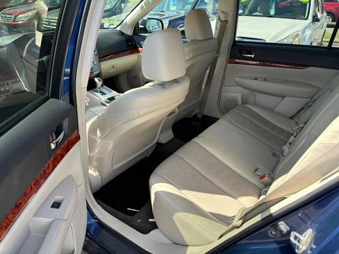 Used 2011 Subaru Outback 2.5i Limited image 6