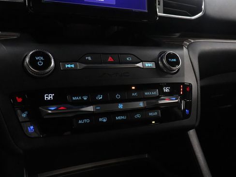 Used 2020 Ford Explorer Limited image 15