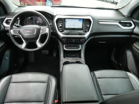 Used 2023 GMC Acadia SLT w/ Technology Package AWD/4WD image 10
