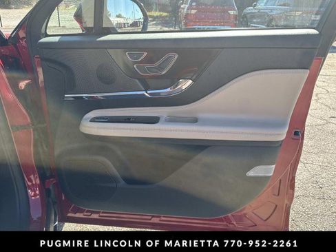 New 2026 Lincoln Corsair Premiere image 14