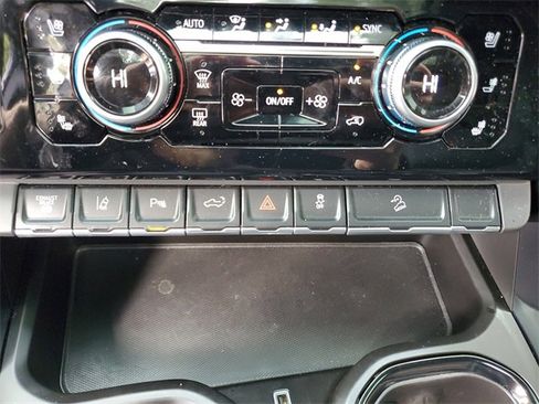 Used 2024 GMC Sierra 2500 AT4 w/ AT4 Premium Plus Package image 24