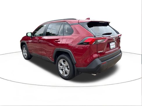 Used 2025 Toyota RAV4 LE AWD/4WD image 5