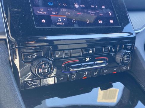 New 2025 Jeep Grand Cherokee Laredo image 43