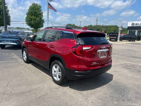 Used 2023 GMC Terrain SLE w/ Driver Convenience Package AWD/4WD image 7