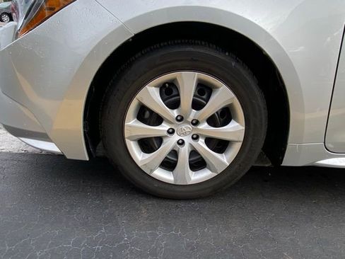 Used 2024 Toyota Corolla LE FWD image 12