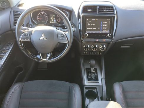 Used 2024 Mitsubishi Outlander Sport SE image 16