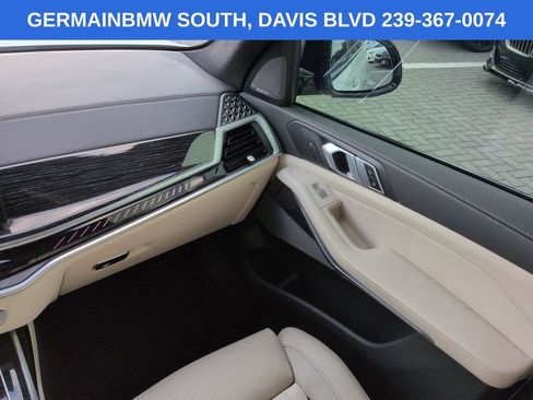 Used 2025 BMW X7 M60i AWD/4WD image 19
