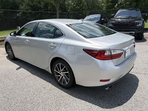 Used 2016 Lexus ES 350 w/ Luxury Package w/Wood Trim FWD image 5