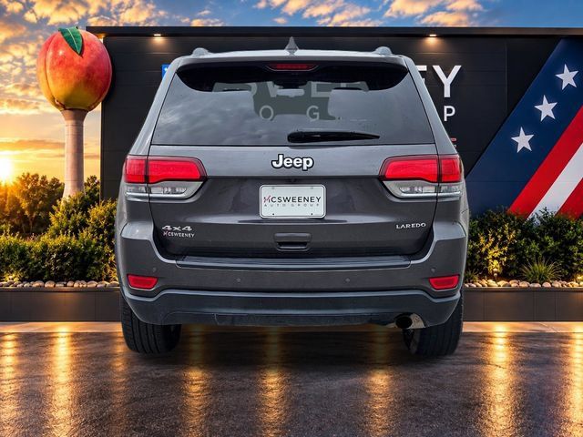 Used 2021 Jeep Grand Cherokee Laredo AWD/4WD image 4