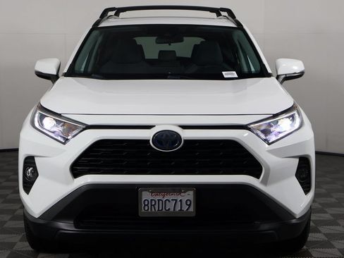 Used 2020 Toyota RAV4 XLE w/ Convenience Package AWD/4WD image 2