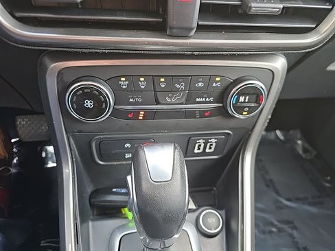 Used 2021 Ford EcoSport SE image 8