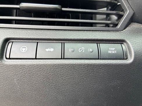 Used 2024 Nissan Altima 2.5 SV w/ SV Premium Package FWD image 14