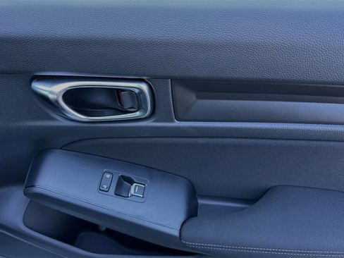 Used 2025 Honda Civic Sport image 17