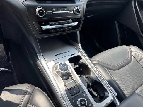 Used 2020 Ford Explorer Platinum w/ Premium Technology Package image 30