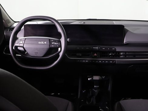 Used 2025 Kia K4 LXS image 28