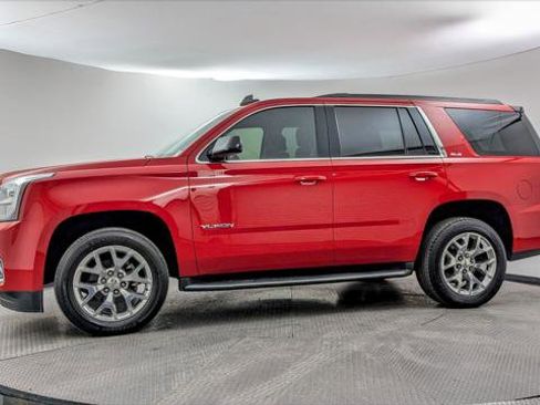 Used 2017 GMC Yukon SLE w/ SLE Value Package image 3