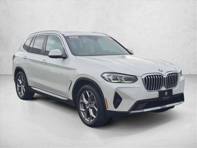 Used 2022 BMW X3 xDrive30i w/ Convenience Package AWD/4WD image 3
