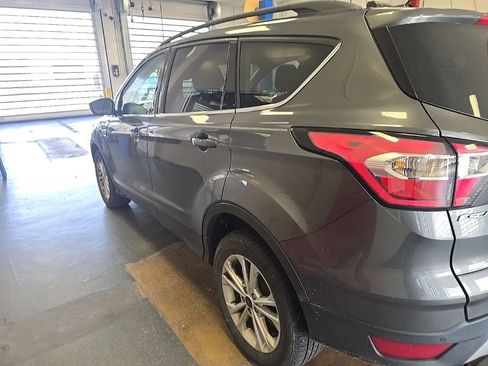 Used 2017 Ford Escape SE w/ Equipment Group 201A image 8
